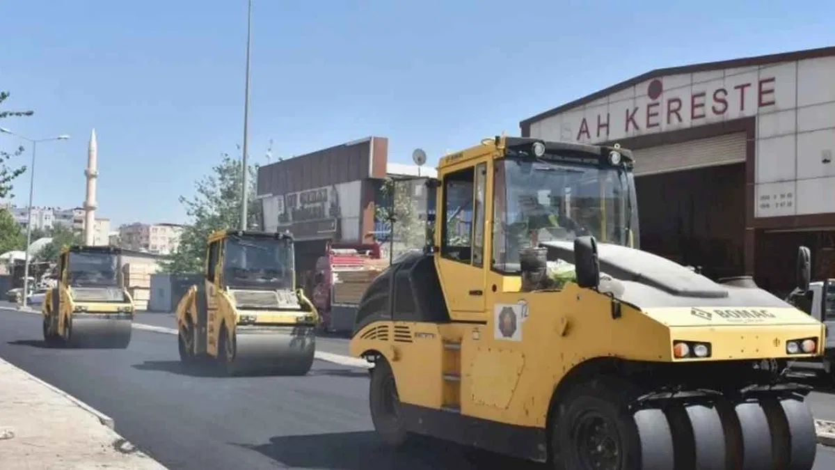Diyarbakır Bağlar'daki 7 bulvar ve cadde asfaltla yenilendi