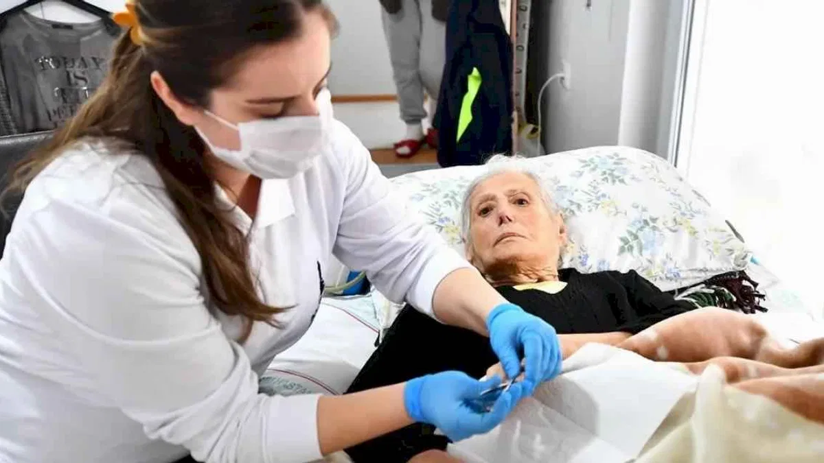 İzmir'de 'evde bakım hizmeti' yaşamlara dokunuyor