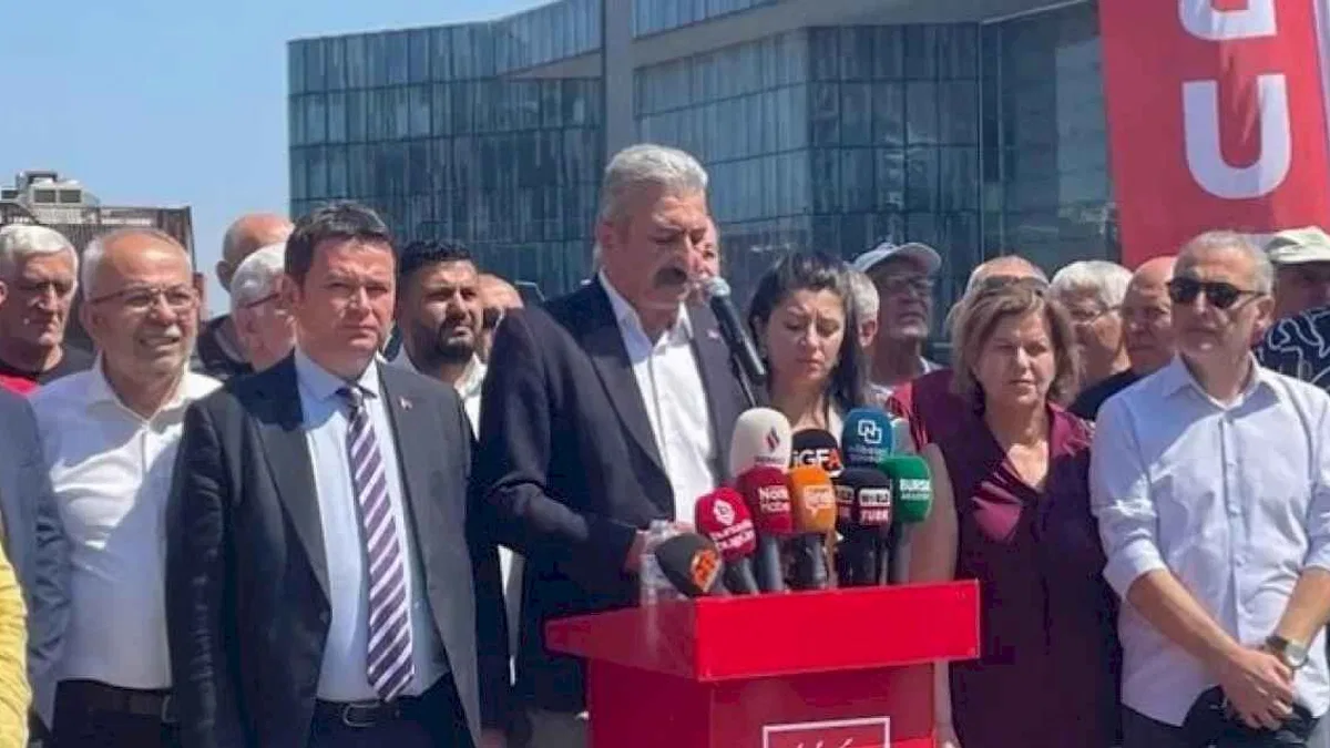 Bursa'da Nihat Yeşiltaş eğitim sistemini eleştirdi