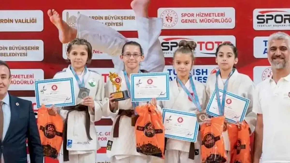 Bursa Osmangazili minik judocudan Türkiye ikinciliği