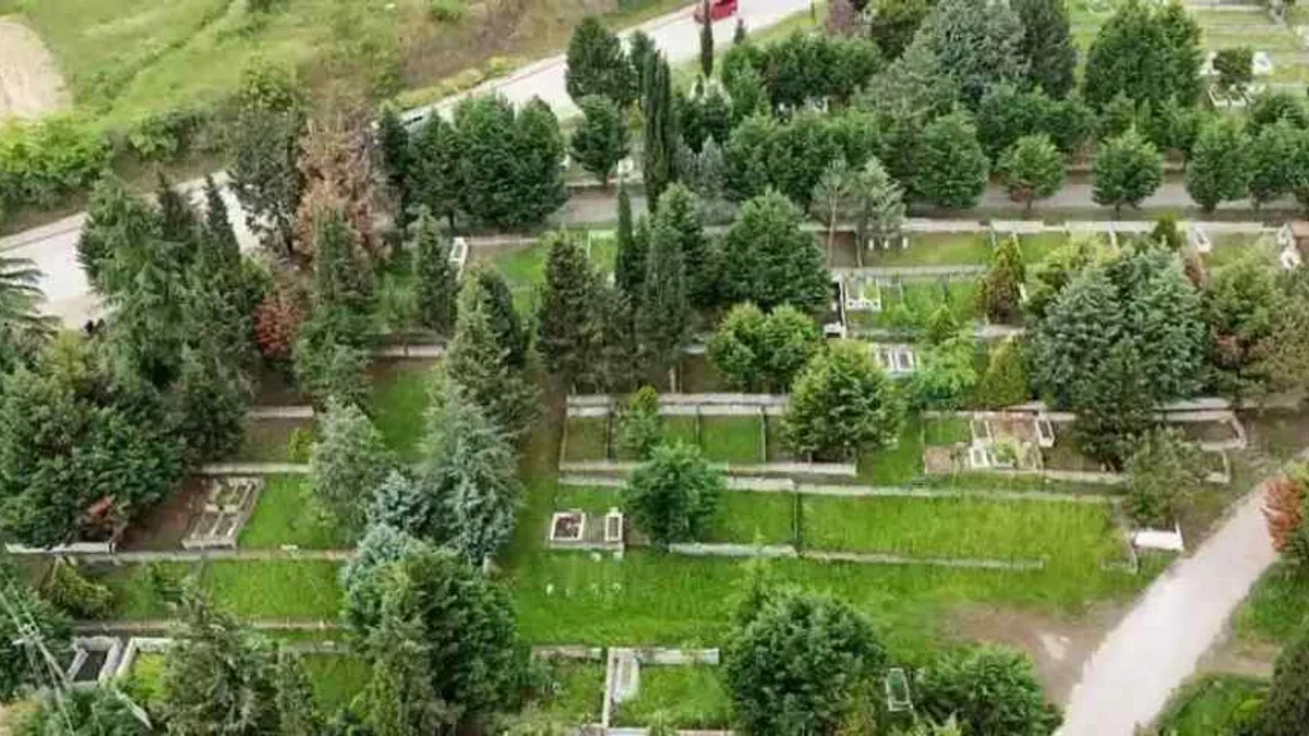Sakarya'da mezarlıklarda bayram hazırlığı