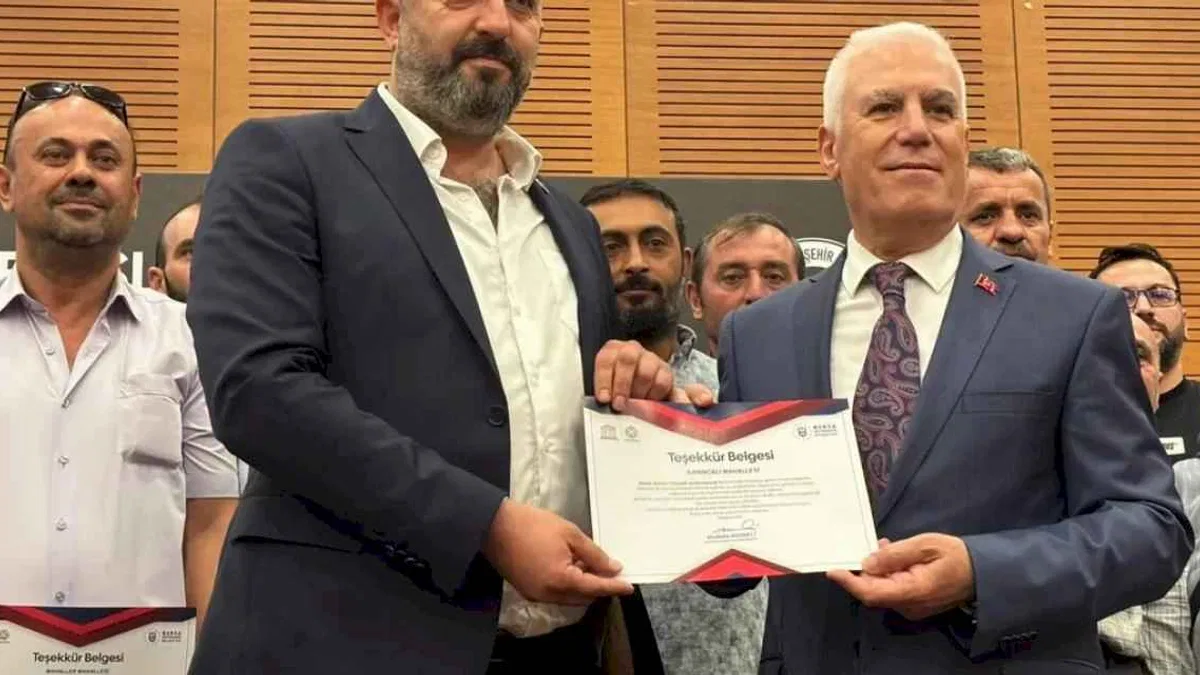 Bursa'da yangınla mücadele eden kahramanlara teşekkür belgesi