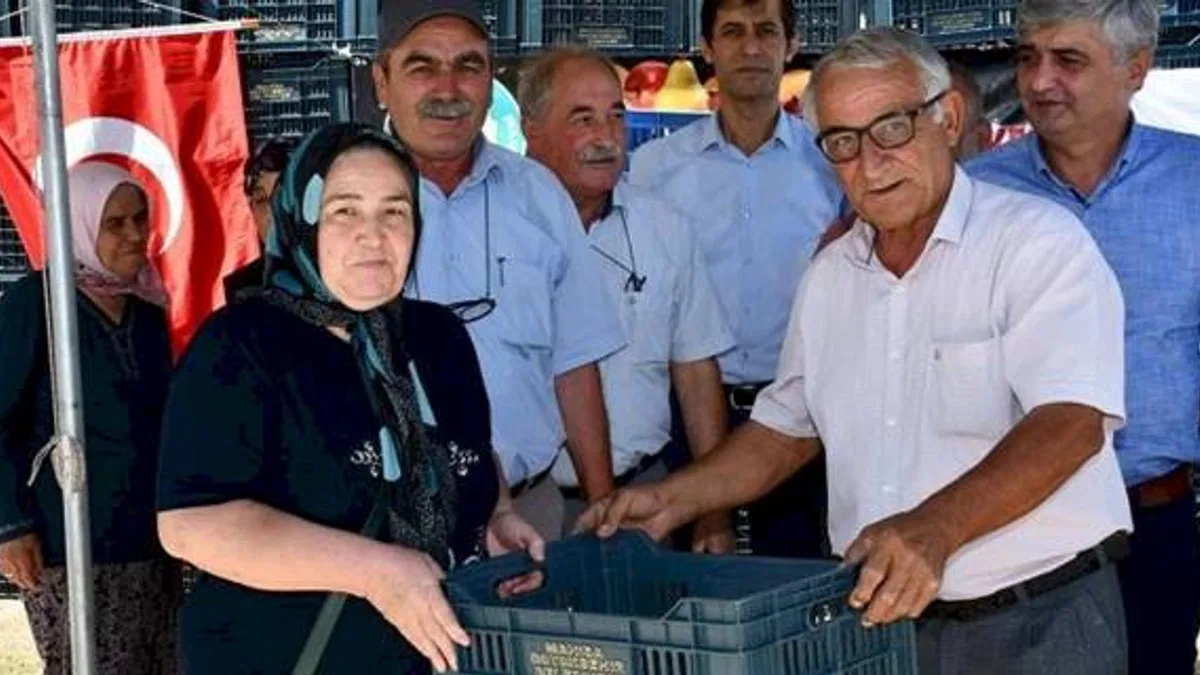 Manisa Büyükşehir’den Selendili üreticilerine kasa desteği