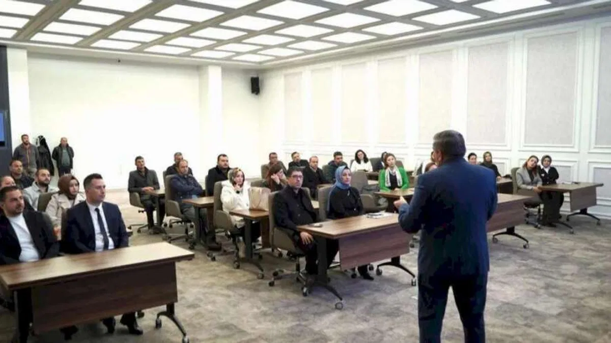 Kayseri Melikgazi'den 'protokol' eğitimi