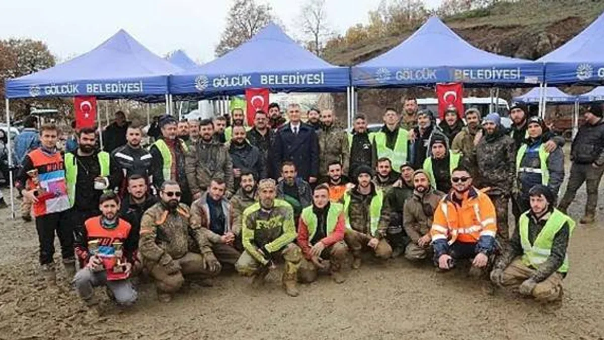 Gölcük'te ATV yarışları nefesleri kesti.