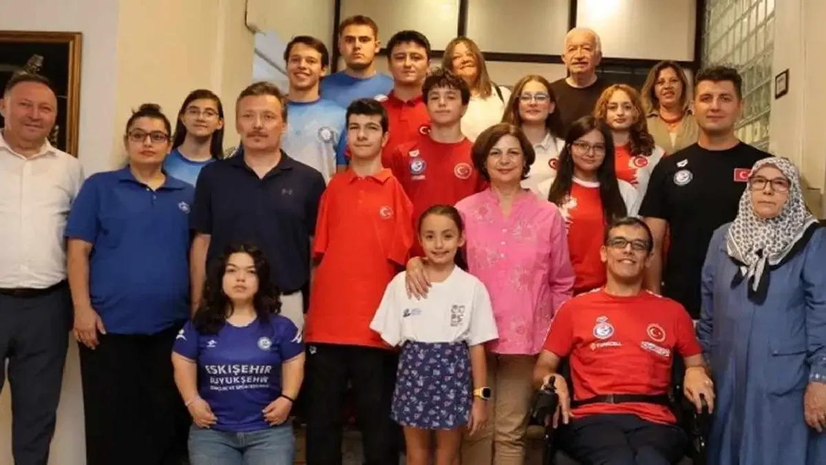 Eskişehir’in Başkan Ünlüce, şampiyon sporcuları ağırladı