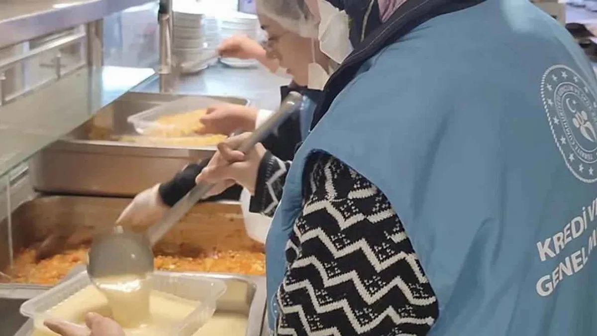 Gençler israfı önlüyor, iyiliği paylaşıyor