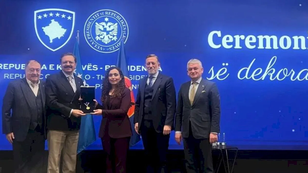 Rifat Hisarcıklıoğlu Kosova Cumhurbaşkanlığı Liyakat Madalyası