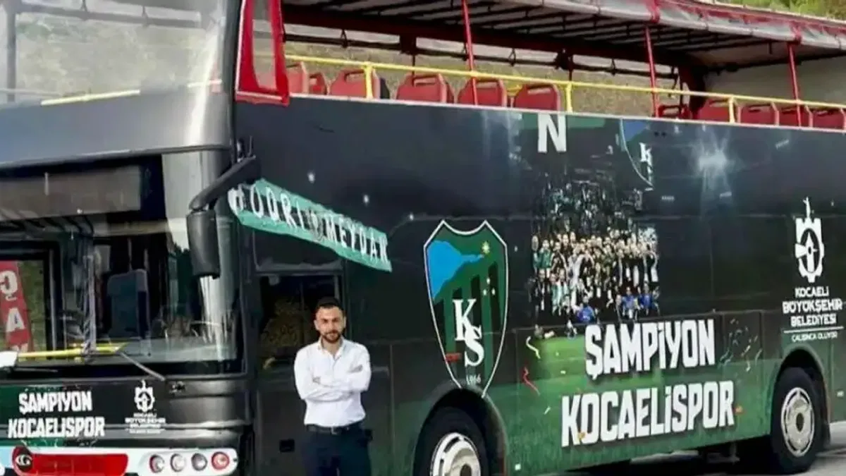 Kocaeli'de şampiyonluk otobüsü kutlamalara hazır