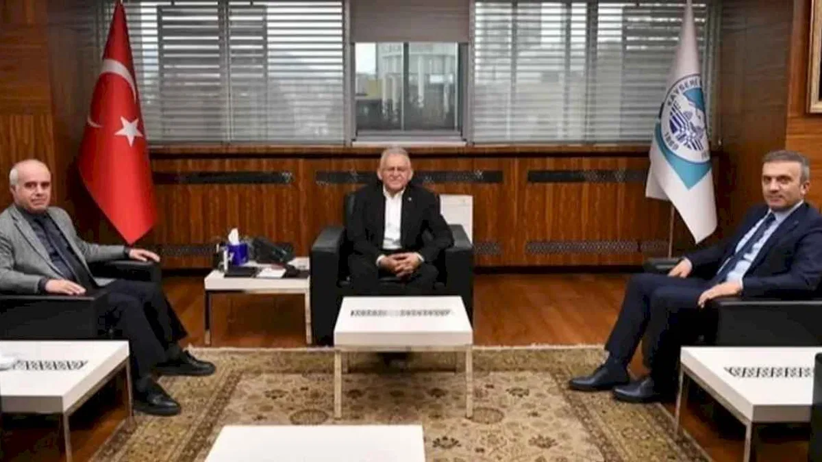 Memduh Büyükkılıç'tan 'turizm' konferansı