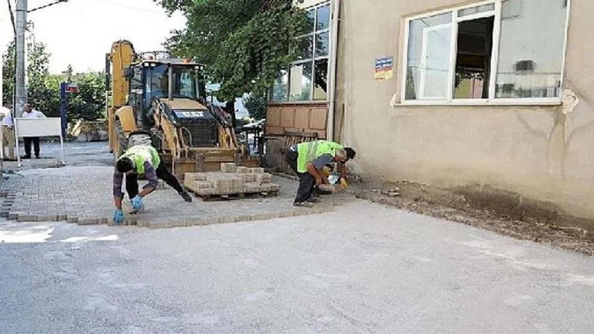 Kırsal Mahallelerde Sokaklar Parke Taşla Kaplanıyor