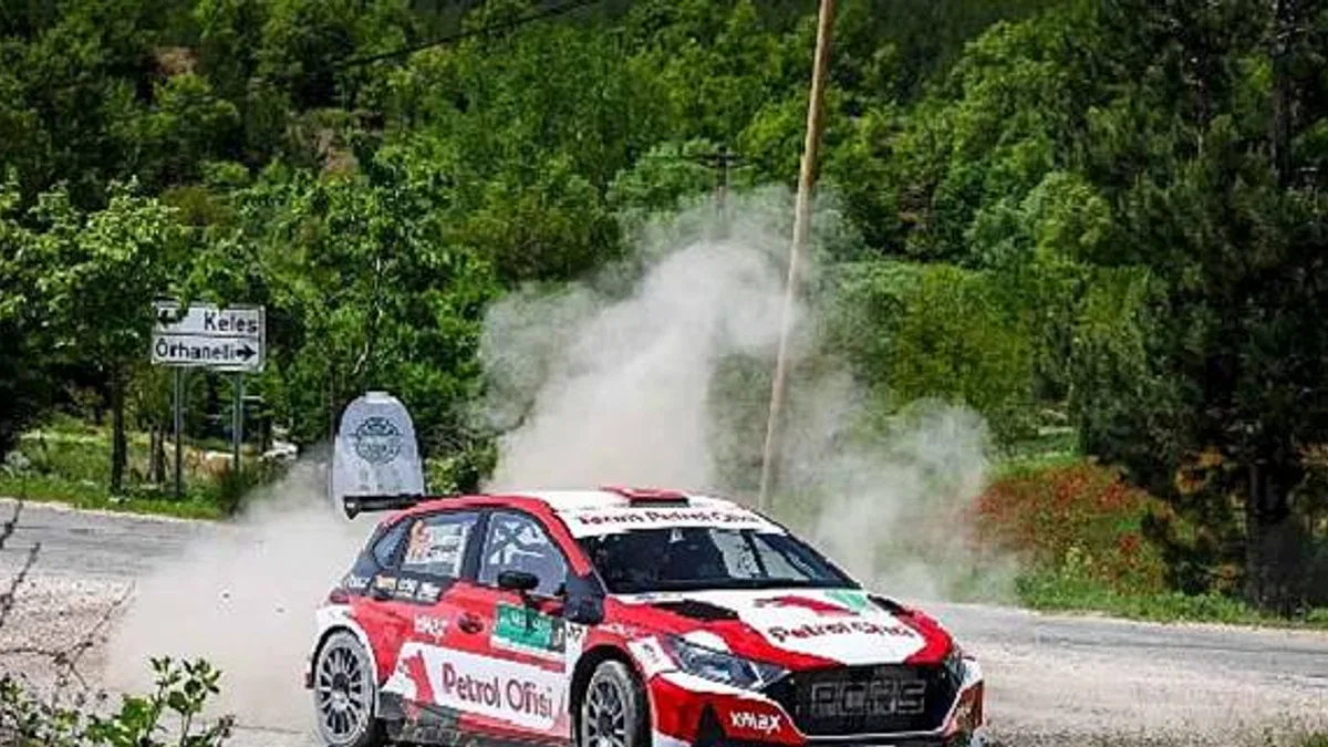 Kerem Kazaz ve Team Petrol Ofisi Portekiz Başarısının Hemen Ardından Bursa'da Zirveye Ulaştı!