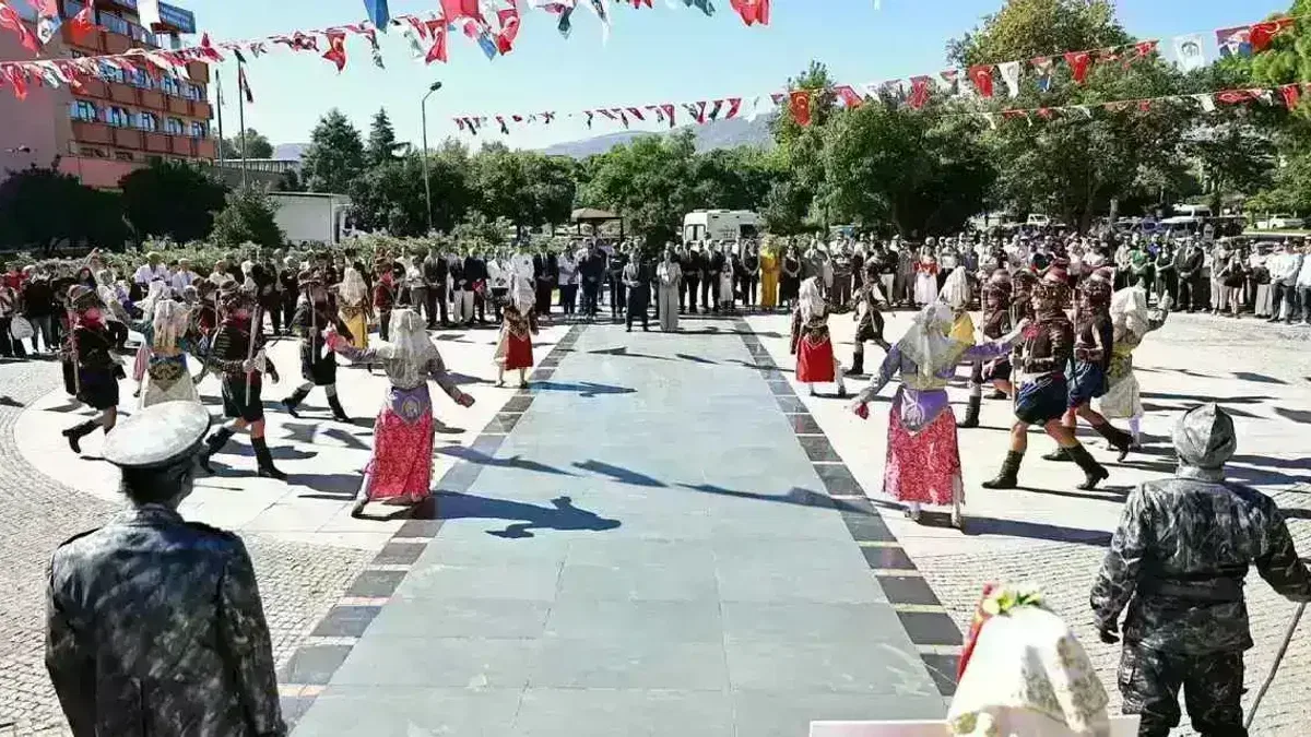Efes Selçuk’un kurtuluşunun 104’üncü yılı törenle kutlandı