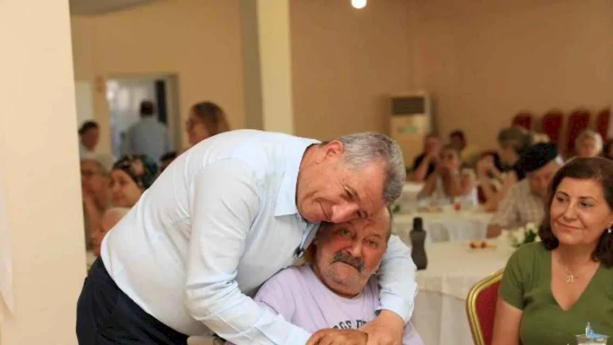 Güzelbahçe’de yaşlılarla çifte kutlama