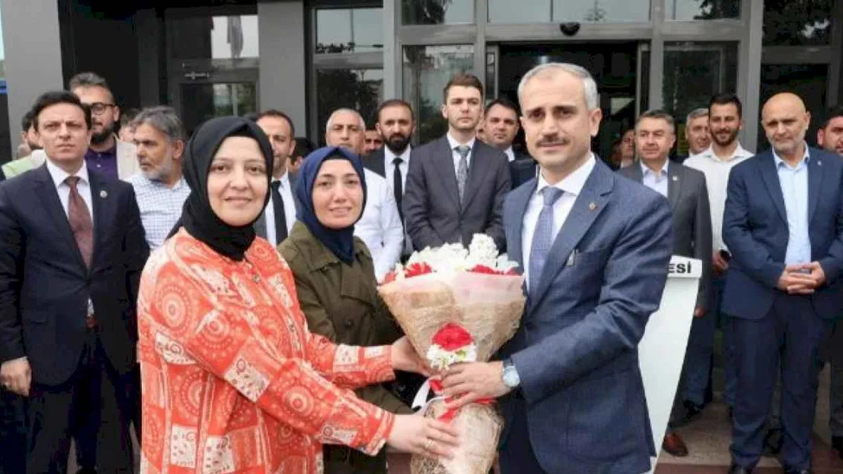 Kocaeli Çayırova'da Başkan Çiftçi'ye özel karşılama