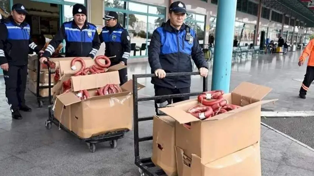 Mersin’de otobüslerde sağlıksız gıda sevkiyatına geçit yok