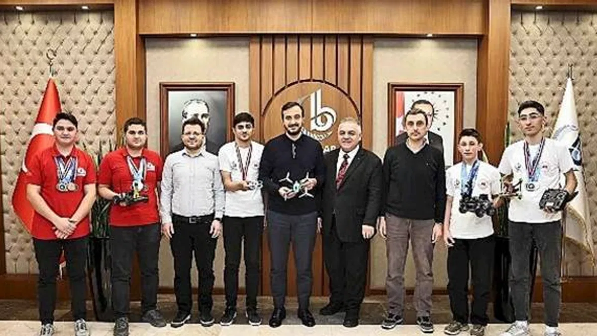 "Bağcılar'lı öğrencilerden büyük başarı"
