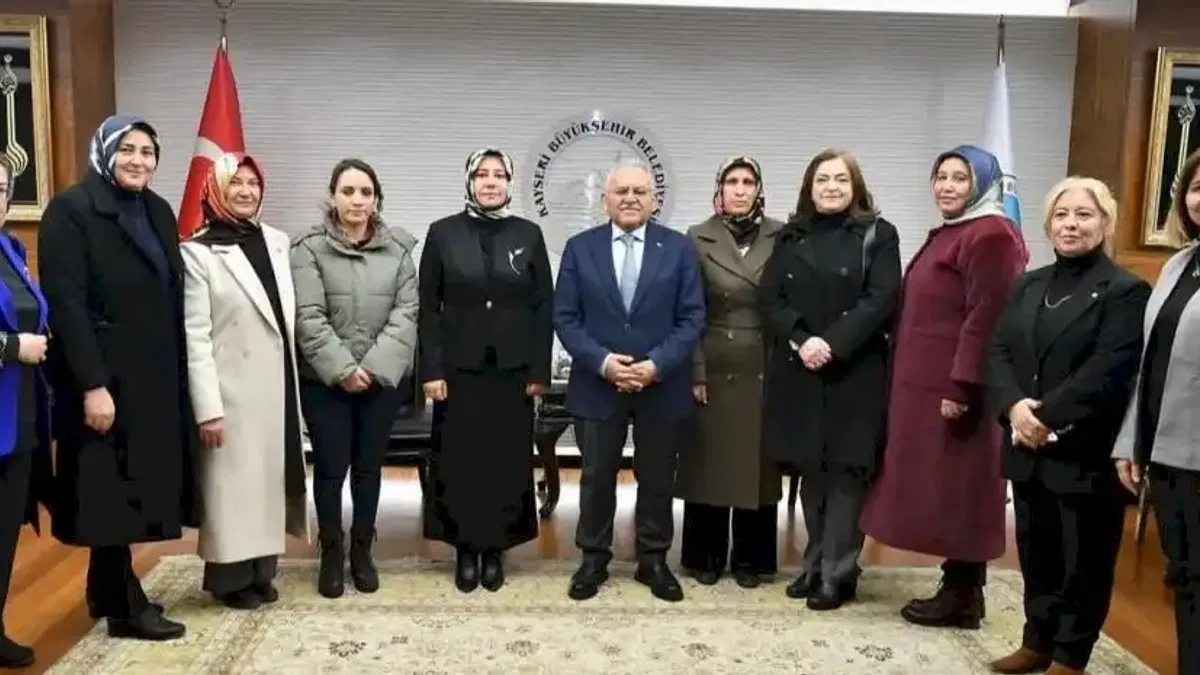 Kayseri Büyükşehir'den dayanışma mesajları