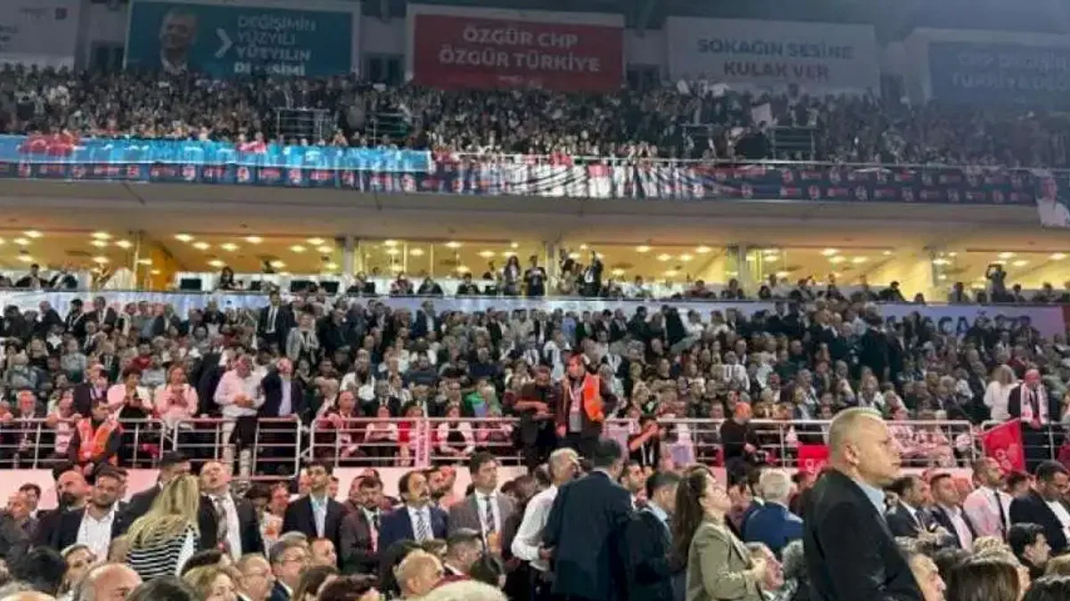 CHP genel başkanını seçiyor