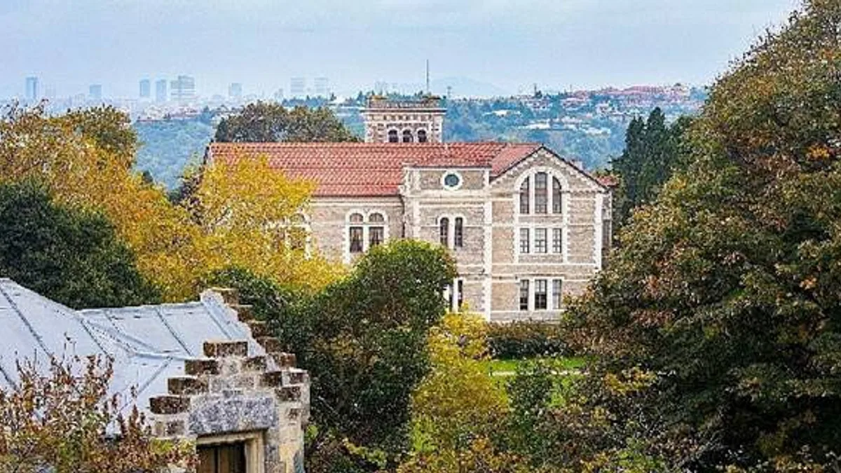 Boğaziçililerin Yarısı Mezun Olmadan İş Buluyor