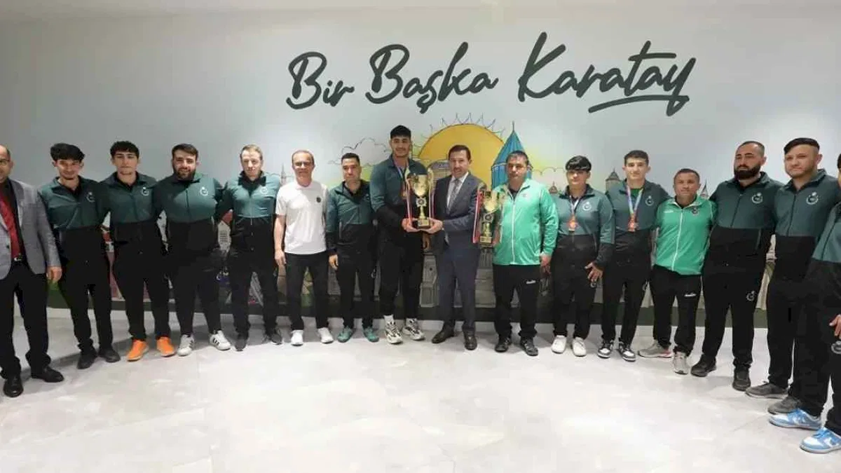 Konya Karatay'da başarılı sporcular makamda