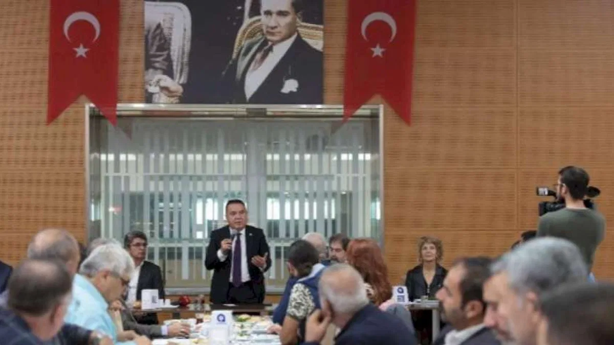 Muhittin Böcek'ten adaylık sinyali