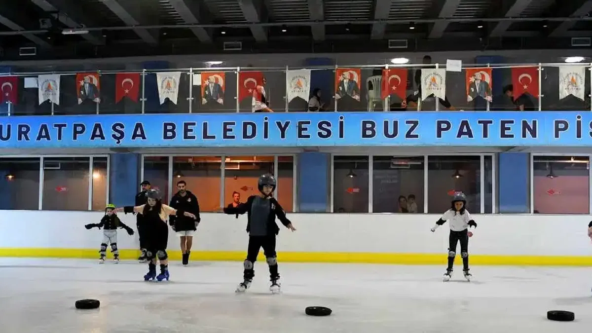 Yaz aylarında serinleten adres: Dağyakası Buz Pisti