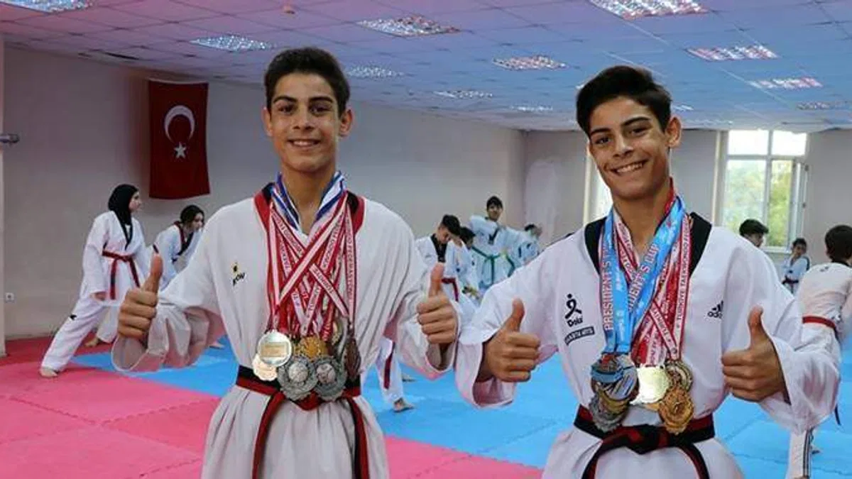 Edirneli ikiz milli tekvandocular, beraber olimpiyatlara katılmak için çalışıyor