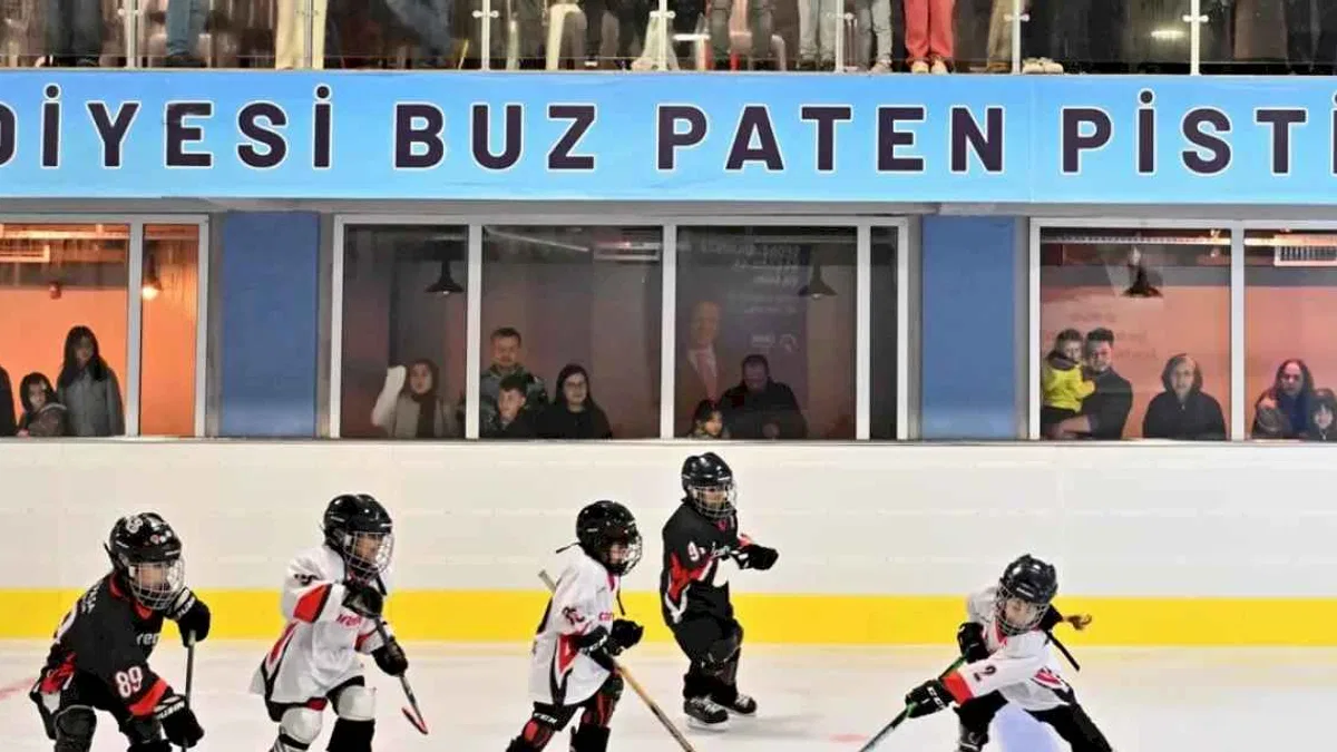 Akdeniz’in ilk ve tek doğal buz pisti yeniden açıldı