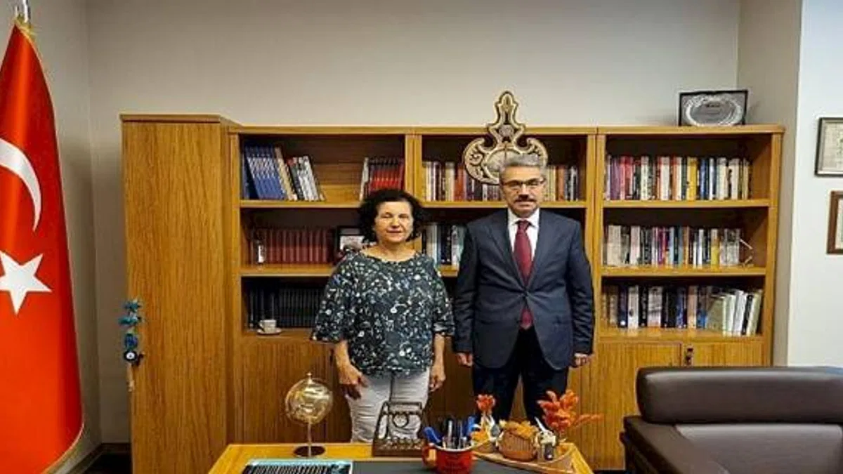 Üsküdar Kaymakamı, Üsküdar Üniversitesi Rektörü'nü ziyaret etti. Öğrencilerin konforu için üniversite ve kaymakamlık birlikte çalışacak