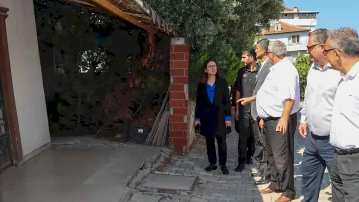 Yalova'da toprak kaymalarının yaşandığı bölgeye yerinde inceleme