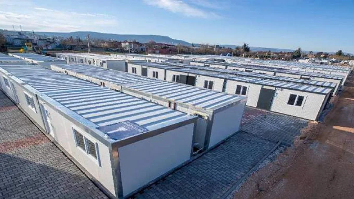 İzmir, Kahramanmaraş'ta 120 konteynerin kurulumunu tamamladı