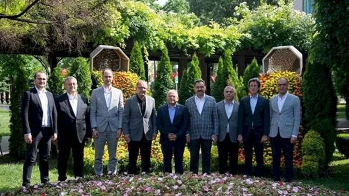 Bakan Özhaseki ve Başkan Büyükkılıç’tan Büyükşehir’de “Kentsel Dönüşüm” zirvesi
