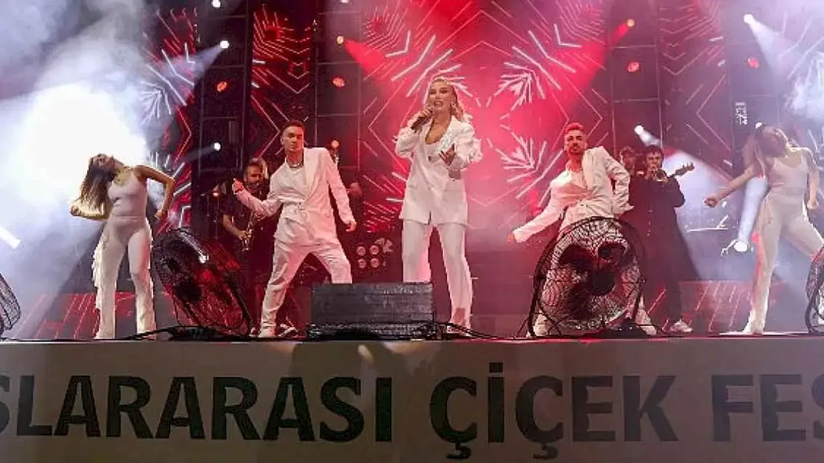 Bayındır'da İrem Derici Rüzgarı Esti