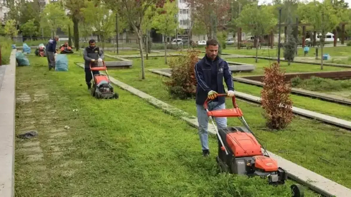Diyarbakır parklarında yaz hazırlığı