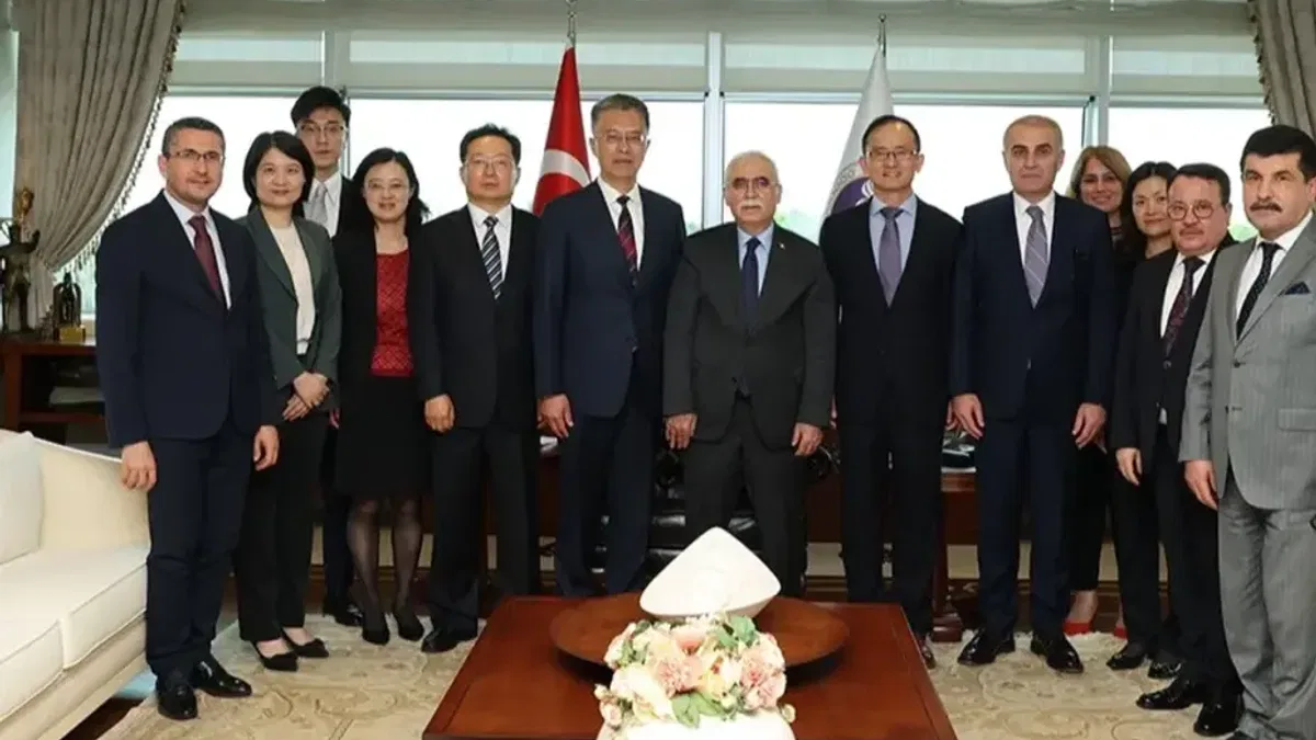 Çin Yüksek Halk Mahkemesi heyeti AYM'de
