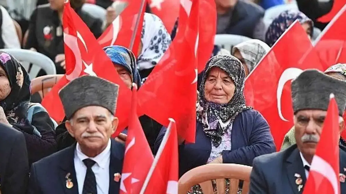 Ödemiş, Dikili ve Torbalı'da Cumhuriyet Bayramı coşkuyla kutlandı