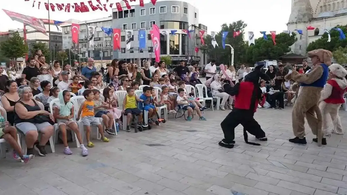 İstanbul Maltepe'de çocuklara yaz boyu tiyatro keyfi