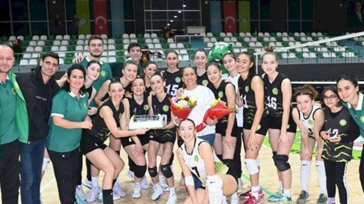 Manisalı Sultanlar 'Arkas'ına bakmadı!