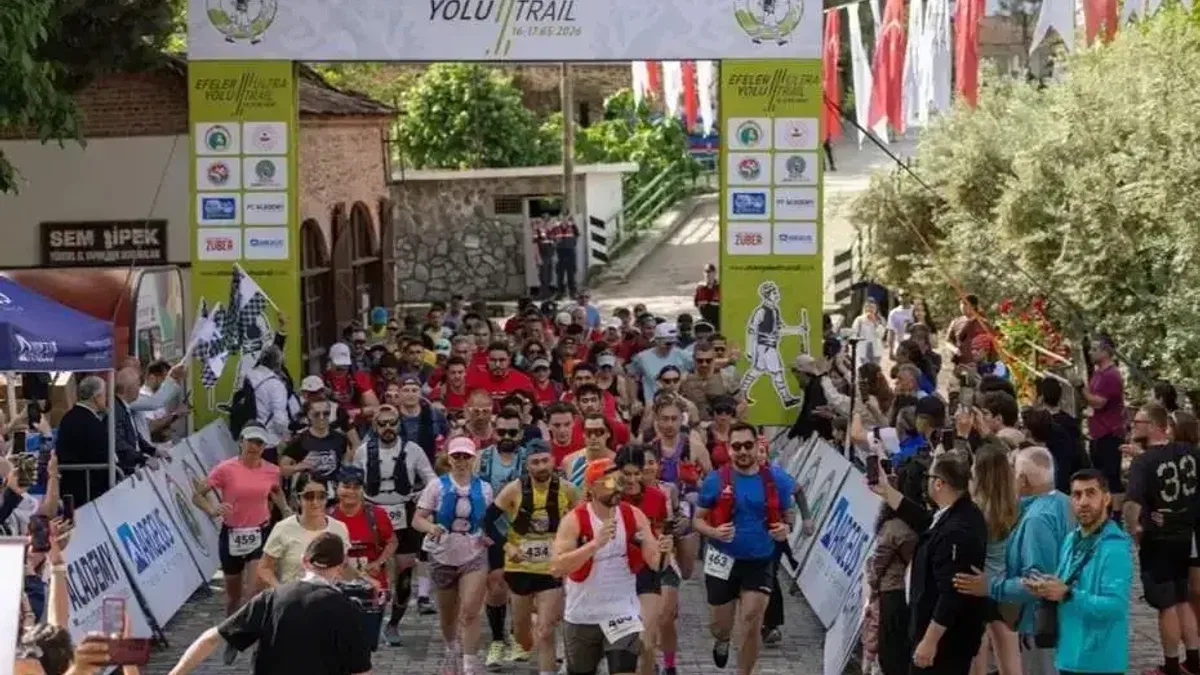 İzmir'de Efeler Yolu Ultra Trail’de madalyalar verildi