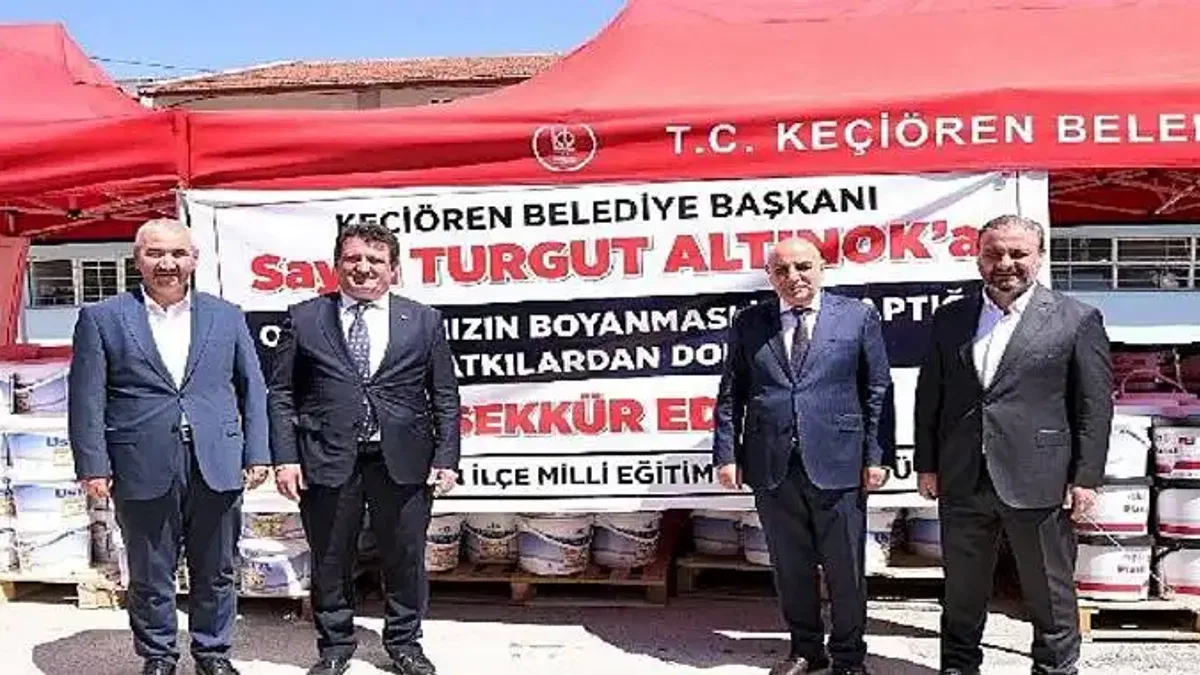 Okulların tadilatı için boyalar Keçiören Belediyesi'nden