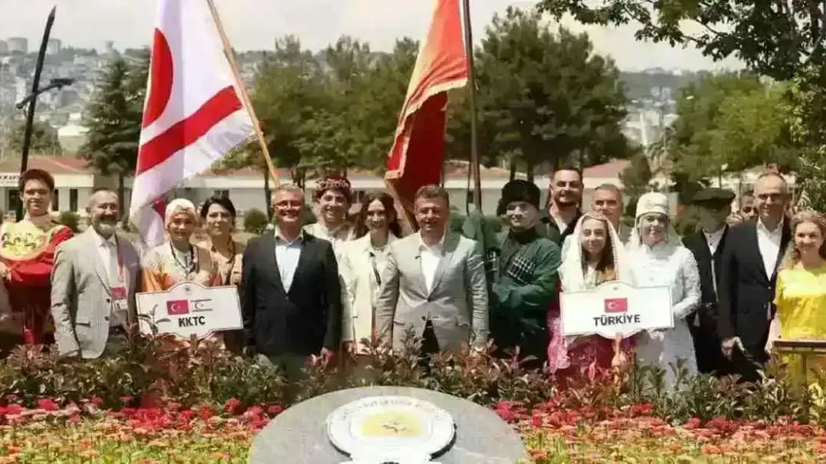 12 ülkeden dansçılar Samsun'da Başkan Doğan’ı ziyaret etti