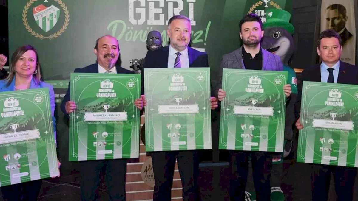 Bursa Osmangazi'de yeşil-beyaz sevdalılar buluştu... Türkiye’nin ilk insansı robotundan Bursaspor’a destek