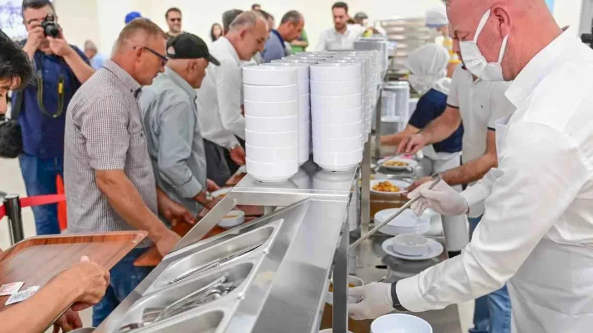 Bursa Karacabey'de 'Kent Lokantası' faaliyette