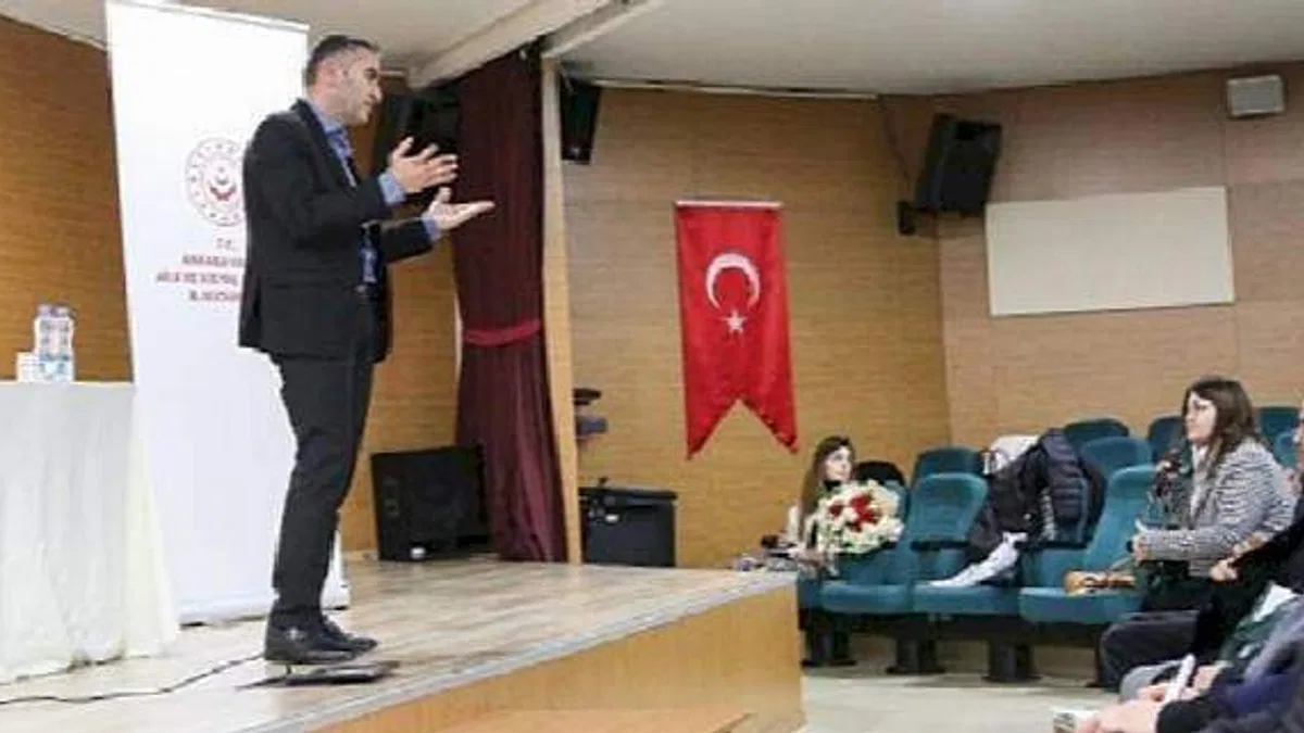 Keçiören'de Özel Bireylerin Ailelerine Eğitim