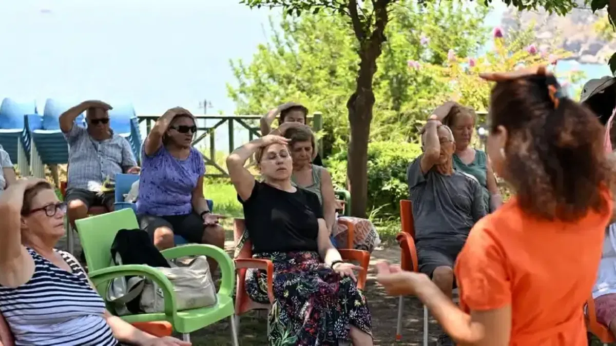 Antalya Muratpaşa’dan Parkinson hastalarına hareket desteği