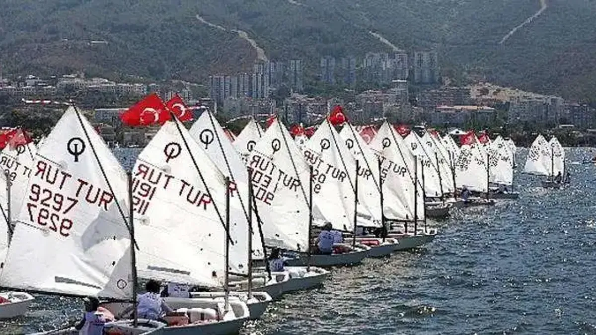 Narlıdere'de yelkenler, Kurtuluşun Kahramanlarına Saygı için açılıyor