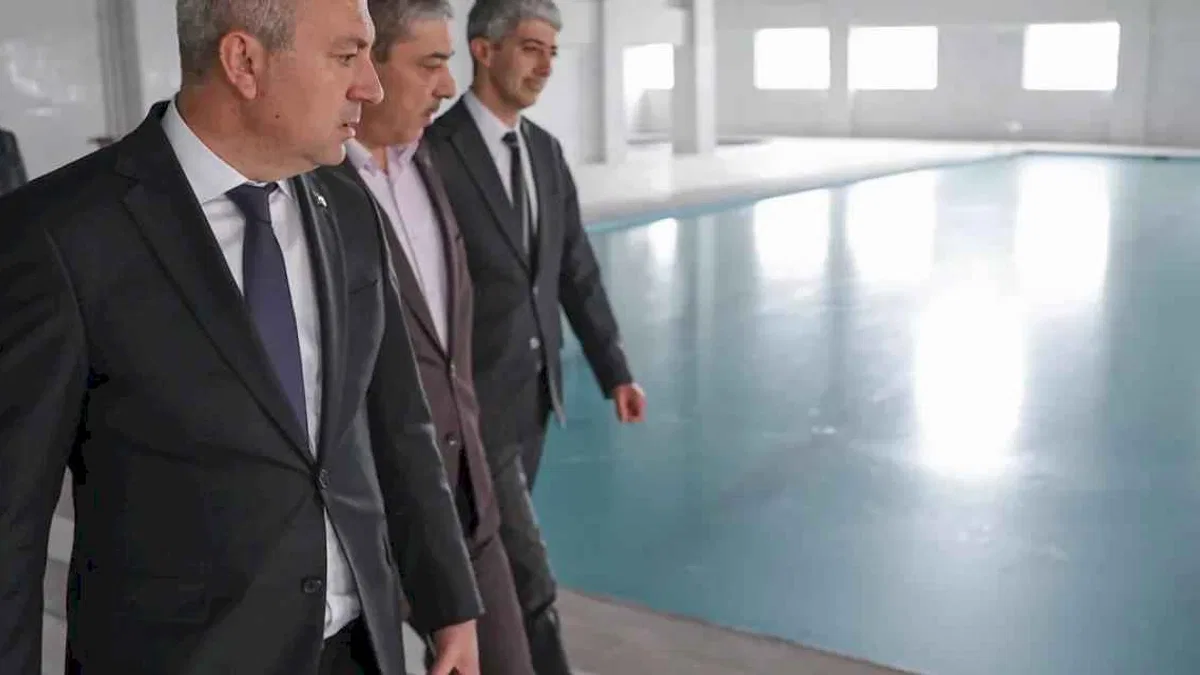 Sivas'ta yarı olimpik havuza cankurtaran alınacak