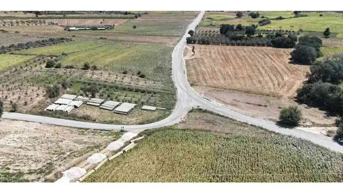 Mersin’de kırsal yollarda 21 kilometrelik asfalt çalışması