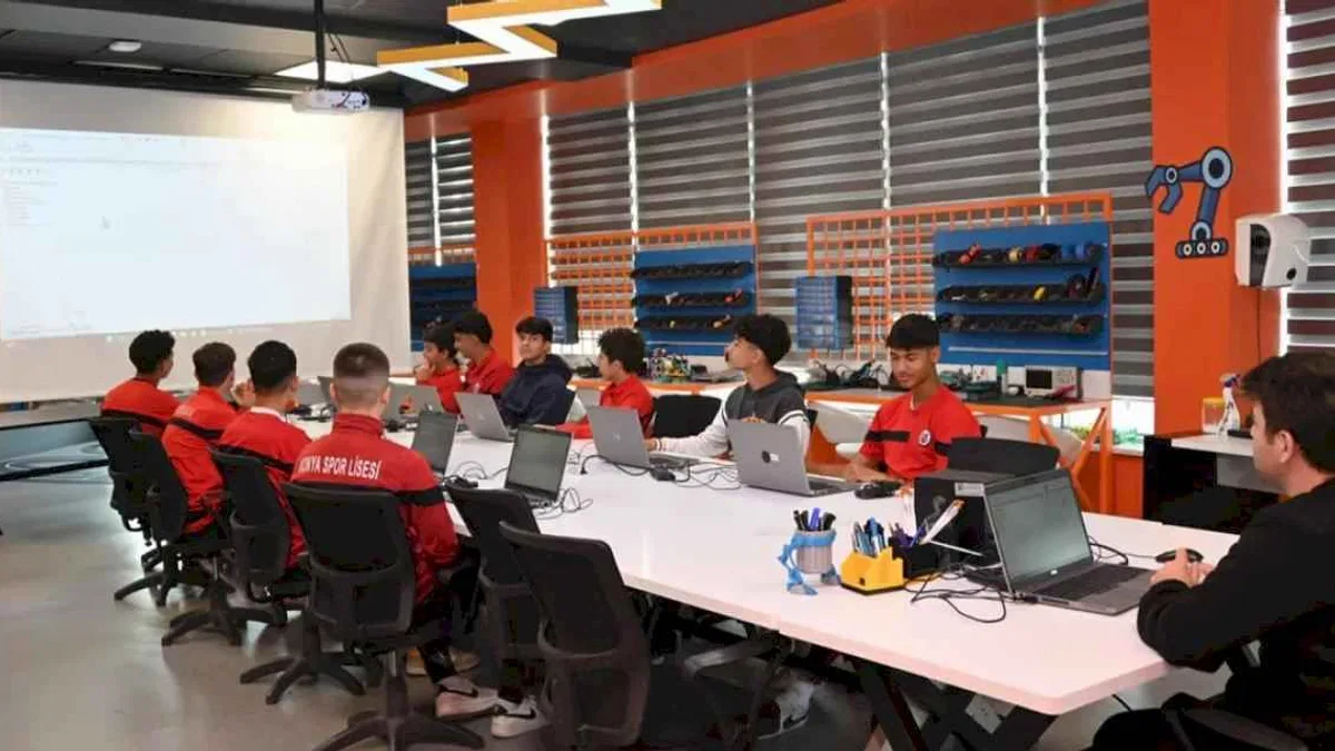 Selçuklu Gelişim ve Teknoloji Akademisi’nde eğitimler sürüyor